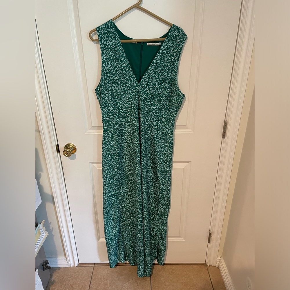 A&F NWT Green Column Maxi Dress💚